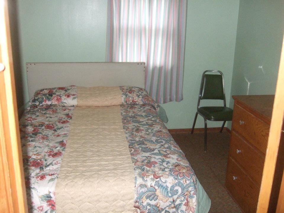 cabin-1-bedroom-3